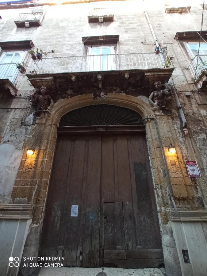 Palazzo Saraceno Apartment-Taras Таранто Екстер'єр фото