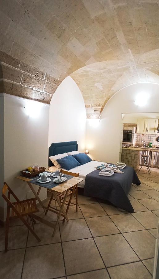 Palazzo Saraceno Apartment-Taras Таранто Екстер'єр фото